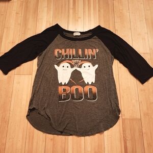 Free Kisses Chillin With My Boo Ragland Tee Shirt Women's Large L Grey Black EUC